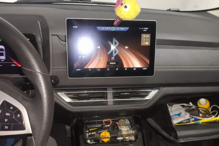 Used BYD Yuan New Energy 2019 EV535 Smart Connect Trendsetting Model Audio And AC Panel