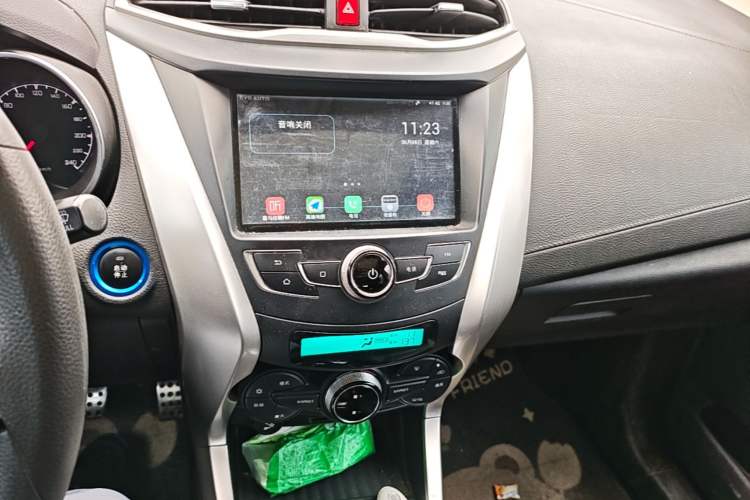 Used BYD Yuan New Energy 2019 EV360 Smart Connect Leading Model Audio And AC Panel