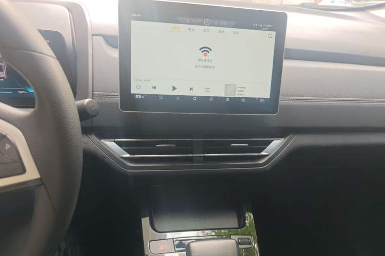 Used BYD Yuan New Energy 2019 EV535 Smart Connect Trendsetting Model Audio And AC Panel