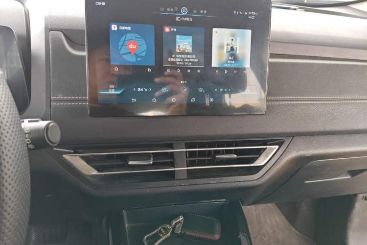 Used BYD Yuan New Energy 2019 EV360 Smart Connect Enjoyment Model Audio And AC Panel