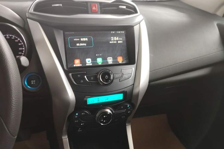 Used BYD Yuan New Energy 2019 EV360 Smart Connect Leading Model Audio And AC Panel