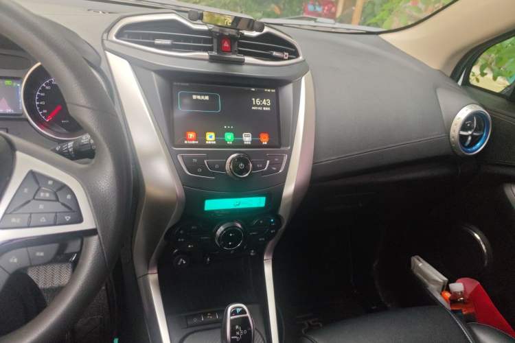 Used BYD Yuan New Energy 2019 EV360 Smart Connect Elite Model Audio And AC Panel