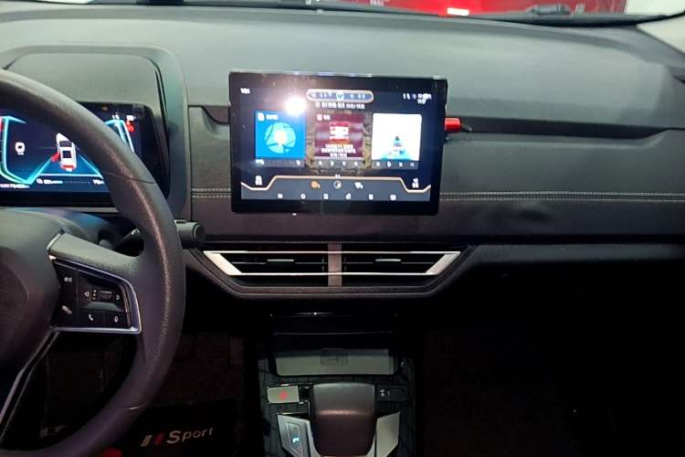 Used BYD Yuan New Energy 2019 EV360 Smart Connect Enjoyment Model Audio And AC Panel