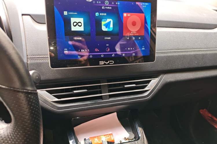 Used BYD Yuan New Energy 2019 EV535 Smart Connect Trendsetting Model Audio And AC Panel