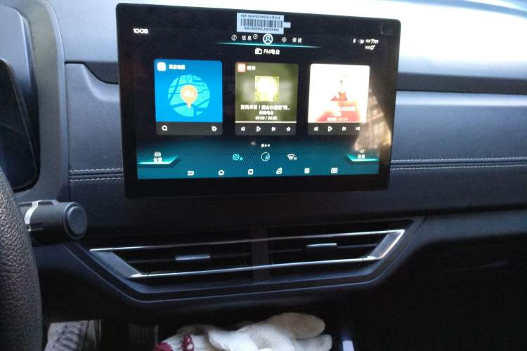 Used BYD Yuan New Energy 2019 EV535 Smart Connect Trendsetting Model Audio And AC Panel
