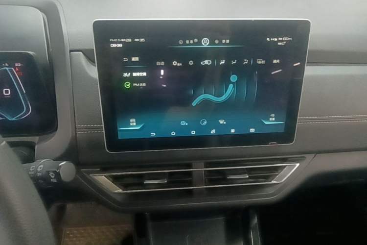 Used BYD Yuan New Energy 2019 EV535 High-Energy Leading Edition Audio And AC Panel