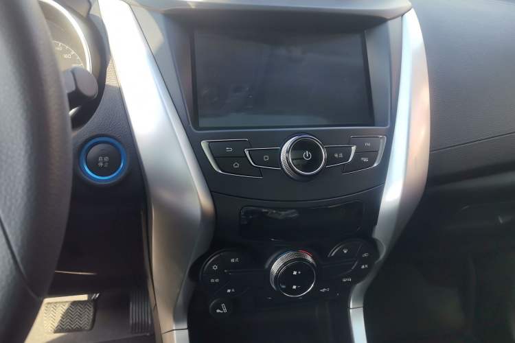Used BYD Yuan New Energy 2019 EV360 Smart Connect Leading Model Audio And AC Panel