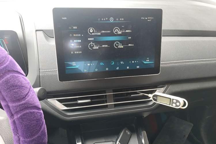 Used BYD Yuan New Energy 2019 EV360 Smart Connect Luxurious Model Audio And AC Panel