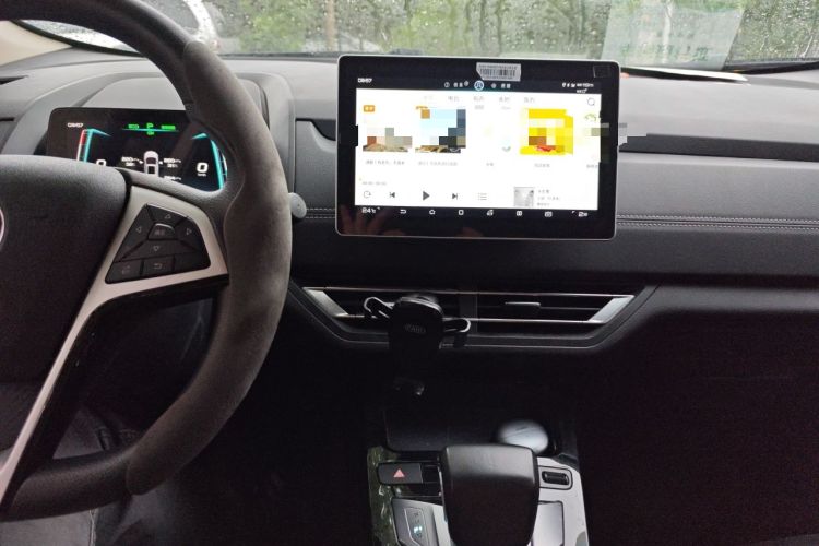 Used BYD Yuan New Energy 2019 EV535 Smart Connect Trendsetting Model Audio And AC Panel
