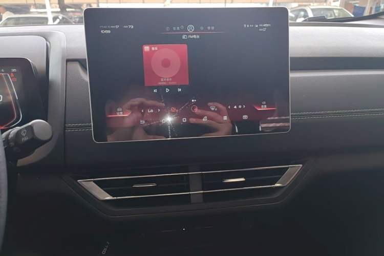 Used BYD Yuan New Energy 2019 EV535 High-Energy Leading Edition Audio And AC Panel