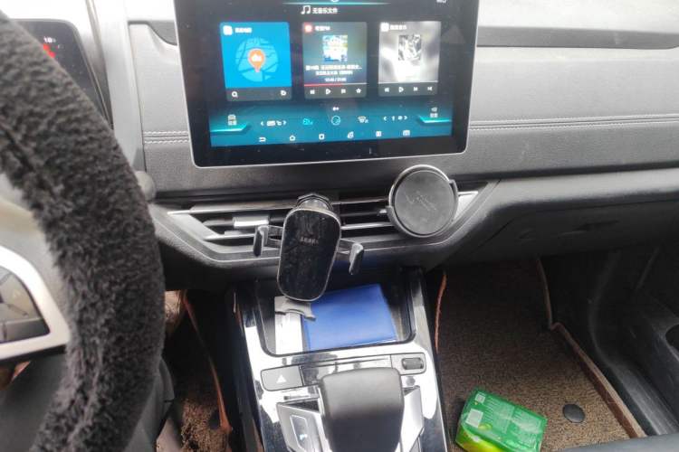 Used BYD Yuan New Energy 2019 EV535 Smart Connect Trendsetting Model Audio And AC Panel