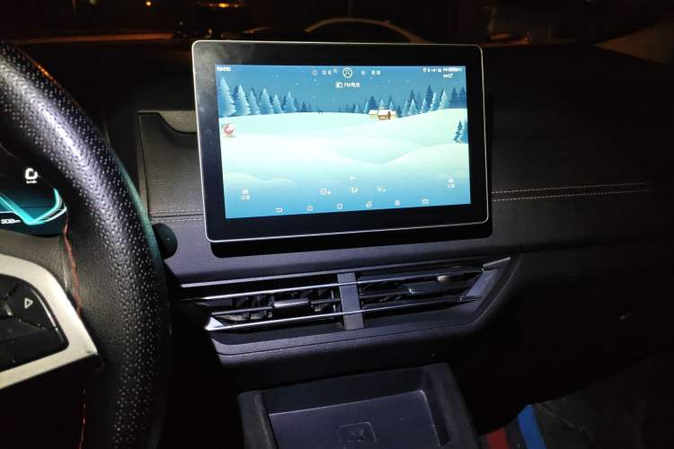 Used BYD Yuan New Energy 2019 EV535 Smart Connect Trendsetting Model Audio And AC Panel
