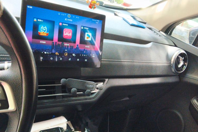 Used BYD Yuan New Energy 2019 EV535 Smart Connect Trendsetting Model Audio And AC Panel