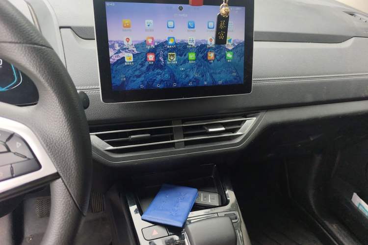 Used BYD Yuan New Energy 2019 EV535 Smart Connect Trendsetting Model Audio And AC Panel