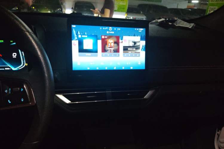 Used BYD Yuan New Energy 2019 EV360 Smart Connect Enjoyment Model Audio And AC Panel