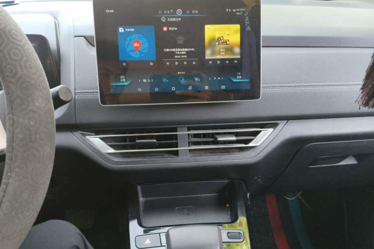 Used BYD Yuan New Energy 2019 EV535 Smart Connect Trendsetting Model Audio And AC Panel