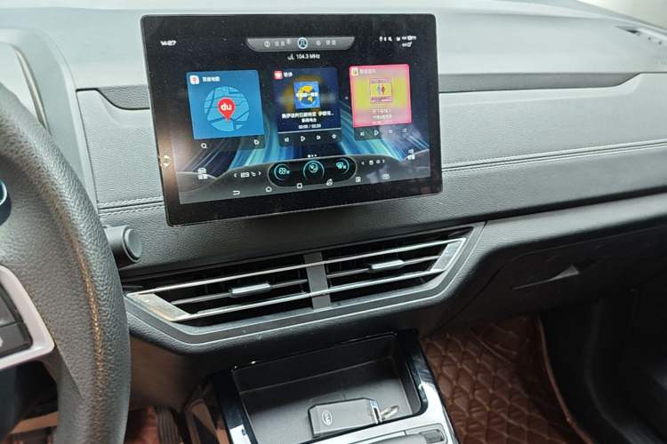 Used BYD Yuan New Energy 2019 EV360 Smart Connect Enjoyment Model Audio And AC Panel