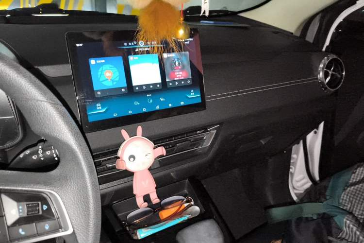 Used BYD Yuan New Energy 2019 EV535 Smart Connect Trendsetting Model Audio And AC Panel