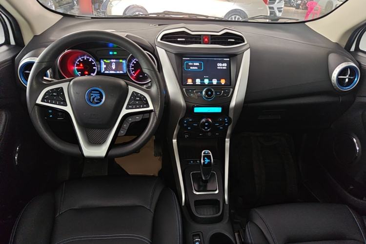 Used BYD Yuan New Energy 2019 EV360 Smart Connect Elite Model Center Console