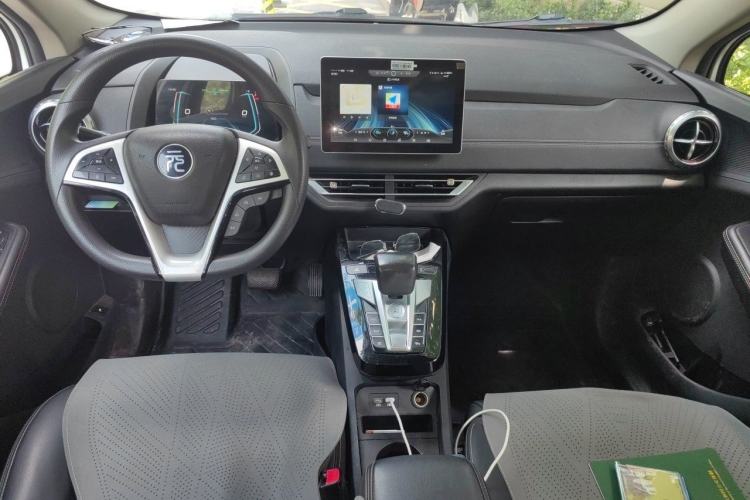 Used BYD Yuan New Energy 2019 EV535 High-Energy Leading Edition Center Console
