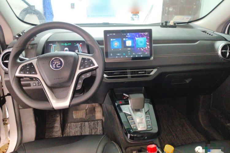 Used BYD Yuan New Energy 2019 EV535 High-Energy Leading Edition Center Console