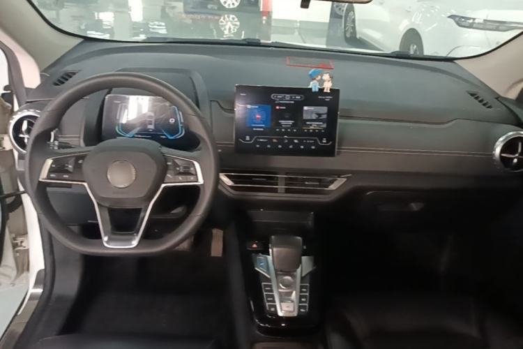 Used BYD Yuan New Energy 2019 EV360 Smart Connect Enjoyment Model Center Console