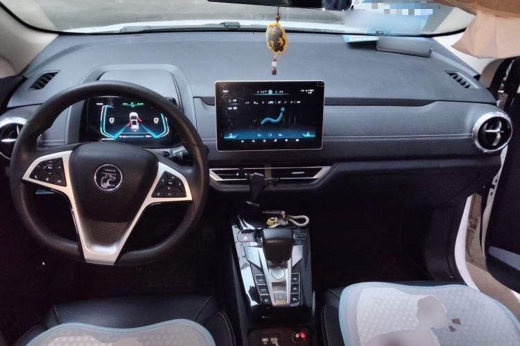 Used BYD Yuan New Energy 2019 EV535 Smart Connect Trendsetting Model Center Console