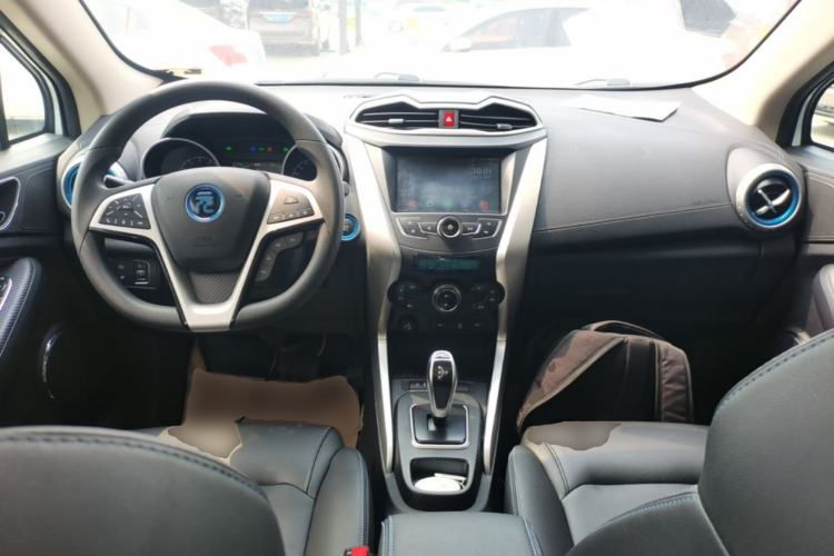 Used BYD Yuan New Energy 2019 EV360 Smart Connect Leading Model Center Console