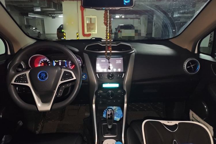 Used BYD Yuan New Energy 2019 EV360 Smart Connect Leading Model Center Console