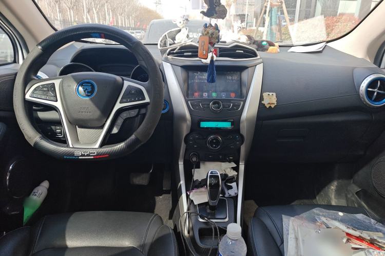 Used BYD Yuan New Energy 2019 EV360 Smart Connect Leading Model Center Console