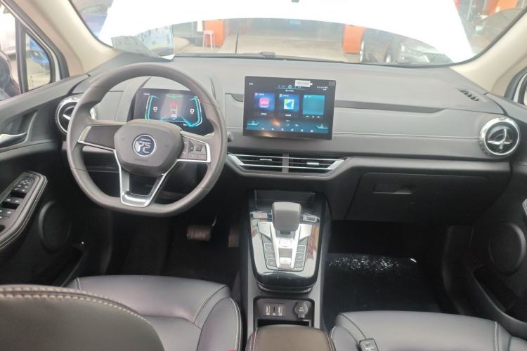 Used BYD Yuan New Energy 2019 EV360 Smart Connect Leading Model Center Console