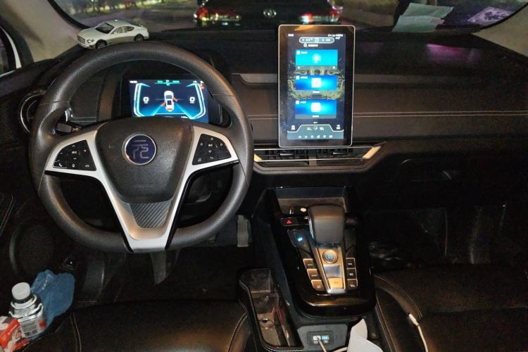 Used BYD Yuan New Energy 2019 EV535 Smart Connect Trendsetting Model Center Console