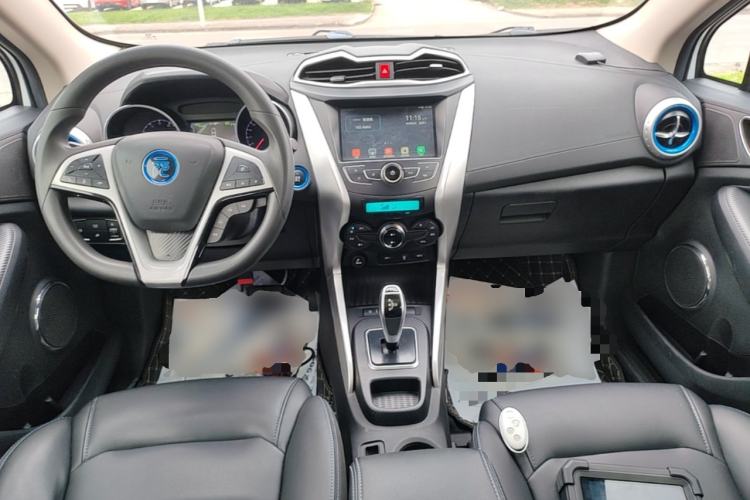 Used BYD Yuan New Energy 2019 EV360 Smart Connect Leading Model Center Console