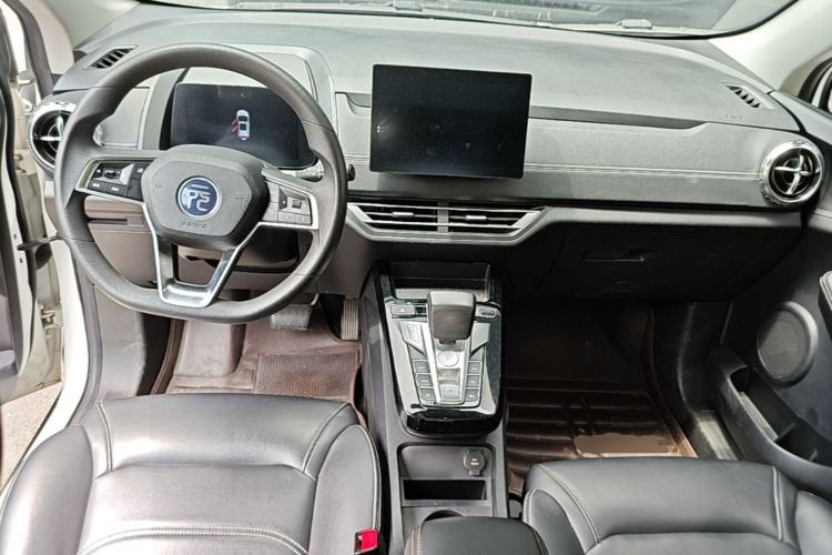Used BYD Yuan New Energy 2019 EV360 Smart Connect Enjoyment Model Center Console