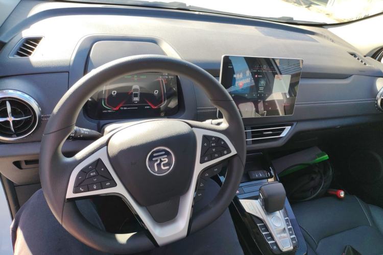 Used BYD Yuan New Energy 2019 EV535 High-Energy Leading Edition Center Console