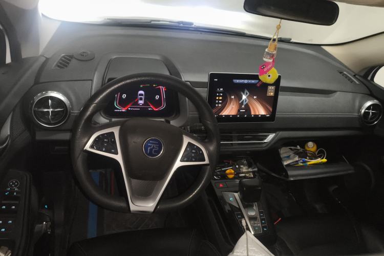 Used BYD Yuan New Energy 2019 EV535 Smart Connect Trendsetting Model Center Console