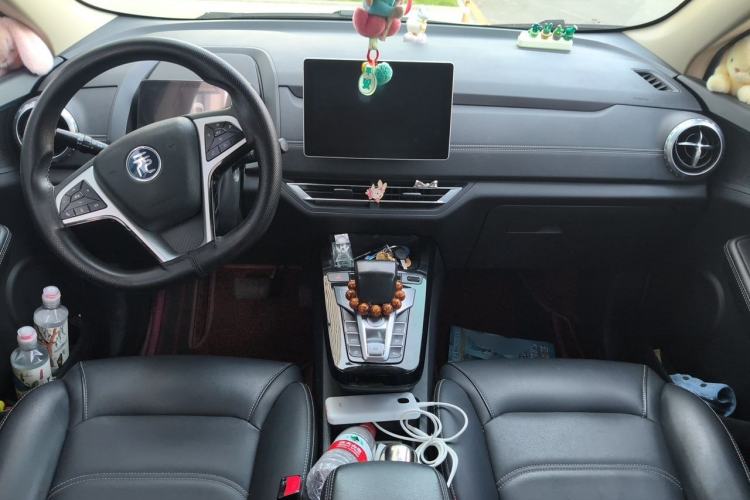 Used BYD Yuan New Energy 2019 EV535 Smart Connect Trendsetting Model Center Console