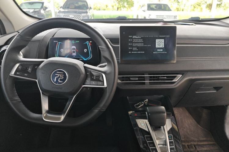 Used BYD Yuan New Energy 2019 EV360 Smart Connect Enjoyment Model Center Console