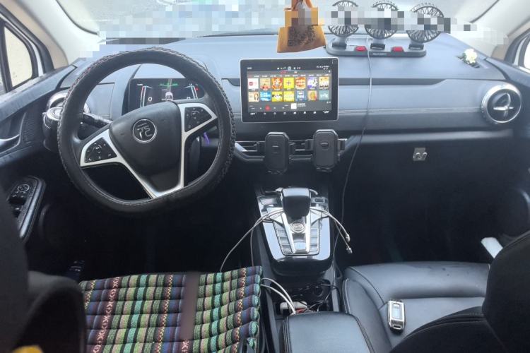 Used BYD Yuan New Energy 2019 EV535 Smart Connect Trendsetting Model Center Console