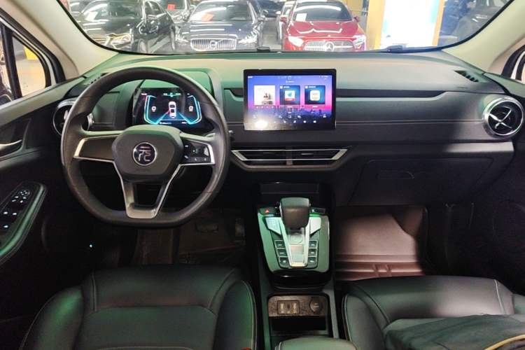 Used BYD Yuan New Energy 2019 EV535 Smart Connect Trendsetting Model Center Console