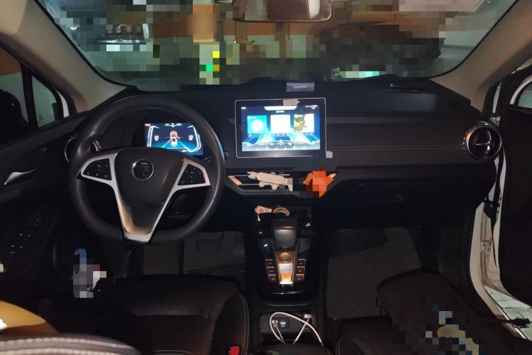 Used BYD Yuan New Energy 2019 EV535 Smart Connect Trendsetting Model Center Console