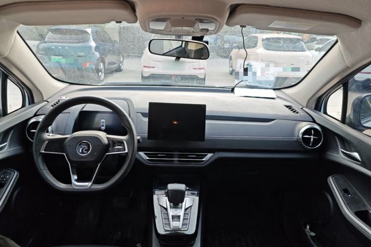 Used BYD Yuan New Energy 2019 EV535 Smart Connect Trendsetting Model Center Console