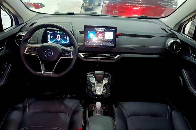 Used BYD Yuan New Energy 2019 EV360 Smart Connect Enjoyment Model Center Console