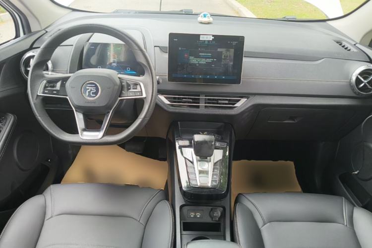 Used BYD Yuan New Energy 2019 EV535 Smart Connect Elite Model Center Console