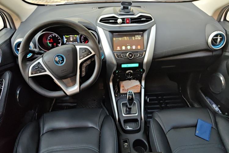 Used BYD Yuan New Energy 2019 EV360 Smart Connect Leading Model Center Console
