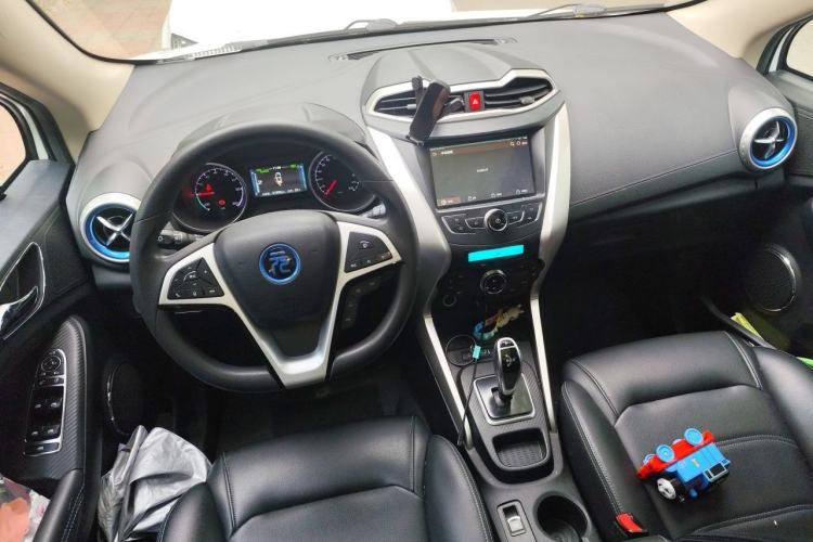 Used BYD Yuan New Energy 2019 EV360 Smart Connect Leading Model Center Console
