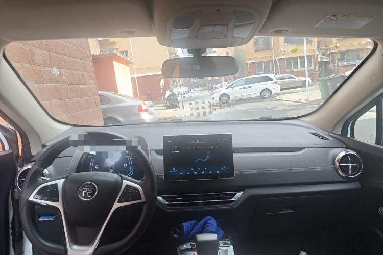 Used BYD Yuan New Energy 2019 EV535 Smart Connect Trendsetting Model Center Console