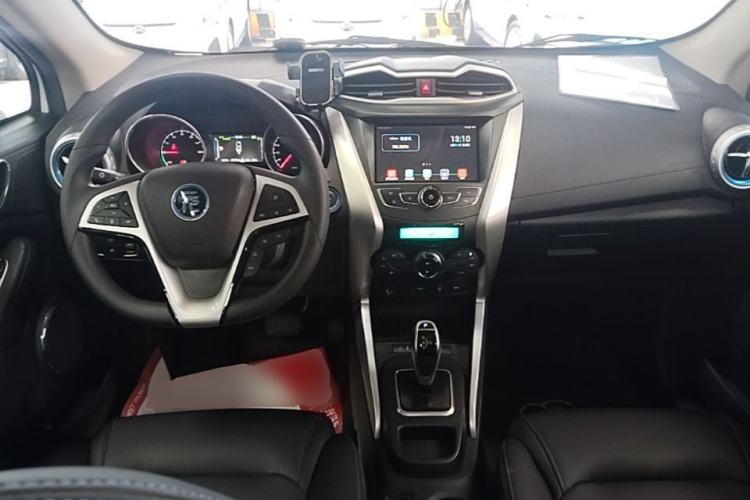 Used BYD Yuan New Energy 2019 EV360 Smart Connect Leading Model Center Console