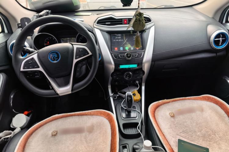 Used BYD Yuan New Energy 2019 EV360 Smart Connect Enjoyment Model Center Console