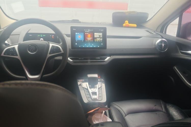 Used BYD Yuan New Energy 2019 EV535 Smart Connect Trendsetting Model Center Console